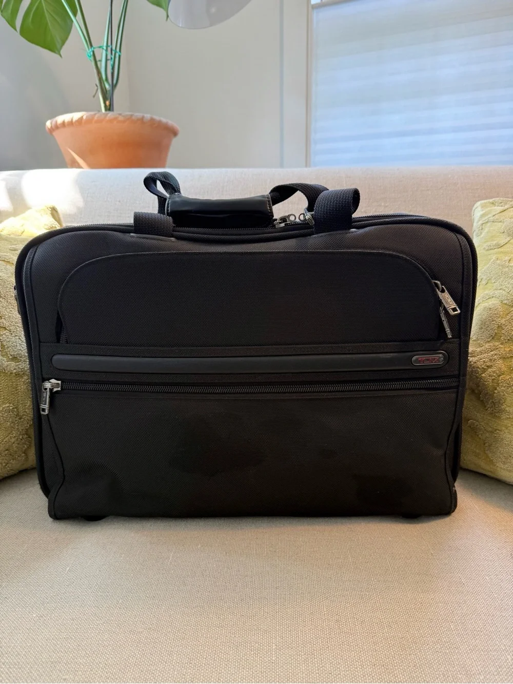 Black Men's Tumi Alpha expandable travel briefcase. Large.